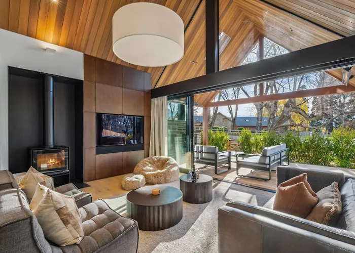 Macandrew Luxury Lodge